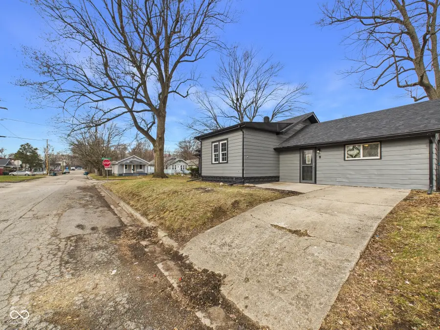 422 S Hutchinson Avenue, Muncie, IN 47303 - Image #2