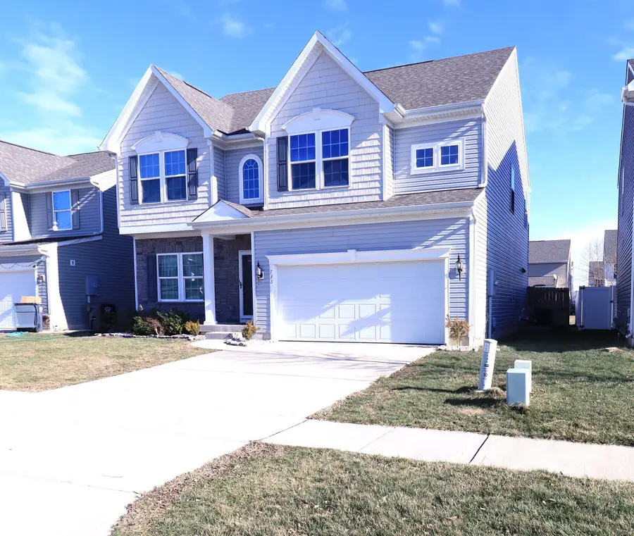 733 Keepsake Run, Greenwood, IN 46143 - Image #2