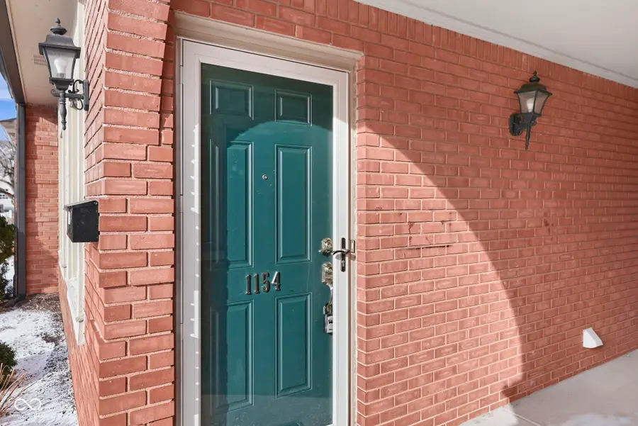 1154 Canterbury Square N, Indianapolis, IN 46260 - #3