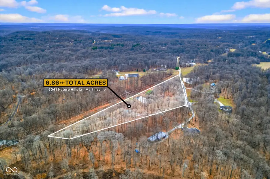 5041 N Nature Hills Lane, Martinsville, IN 46151 - #3