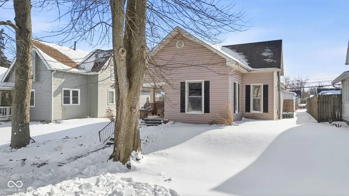 909 S A Street, Elwood, IN 46036 - #1