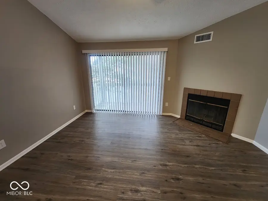 4250 Village Parkway Circle E #6, Indianapolis, IN 46254 - Image #3