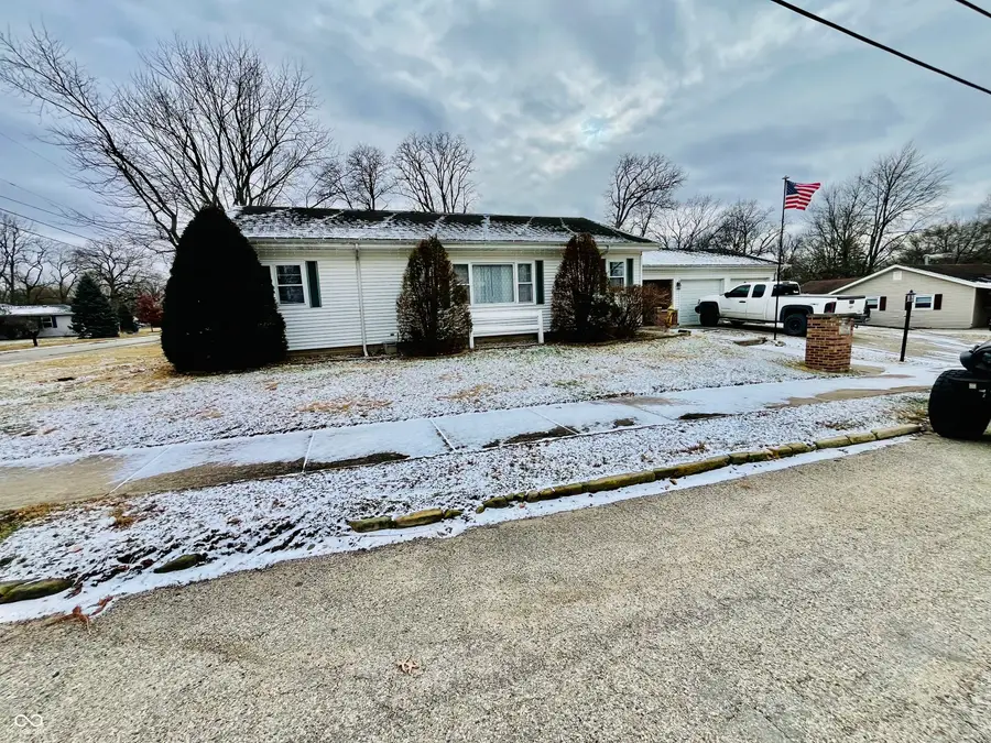 129 E Center Street, Williamsport, IN 47993 - #2