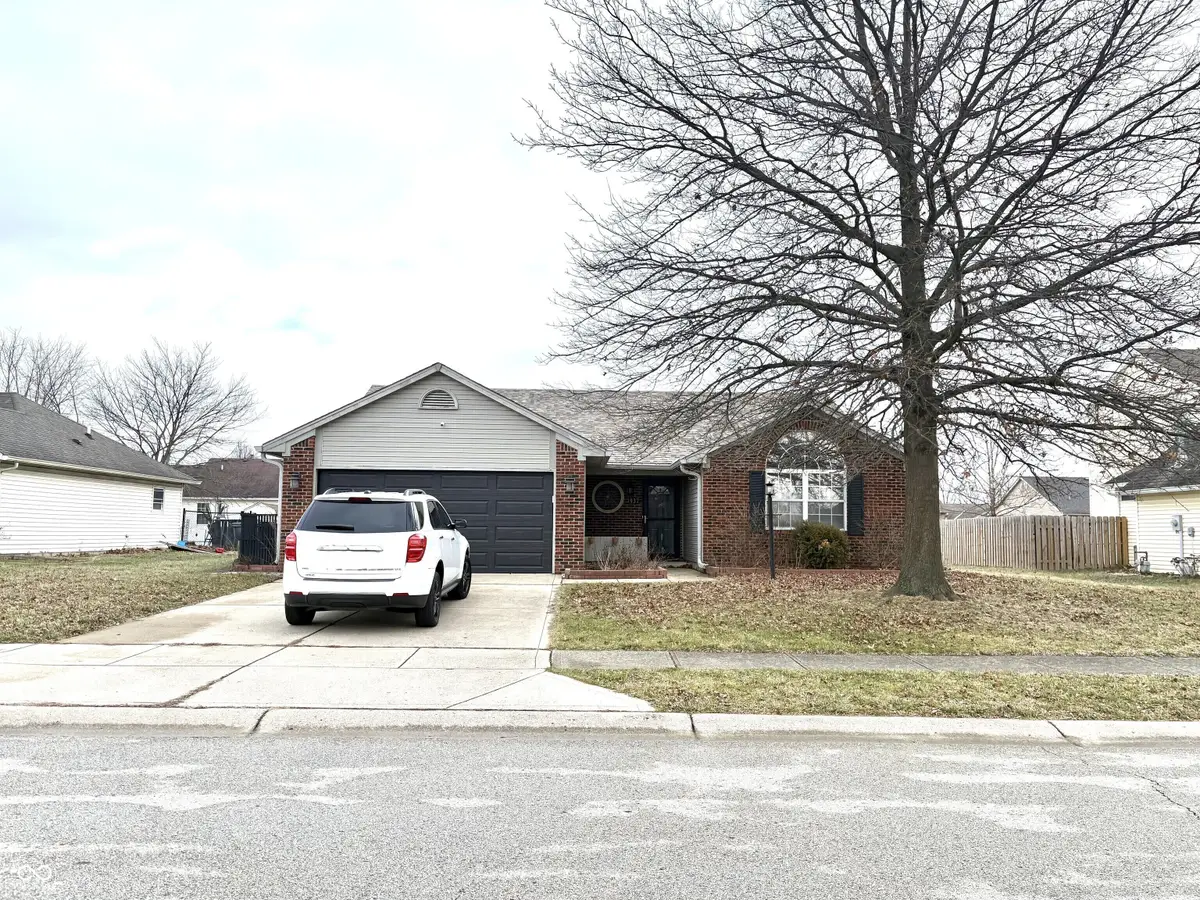 937 Ellington Circle, Greenwood, IN 46143 - Image #1