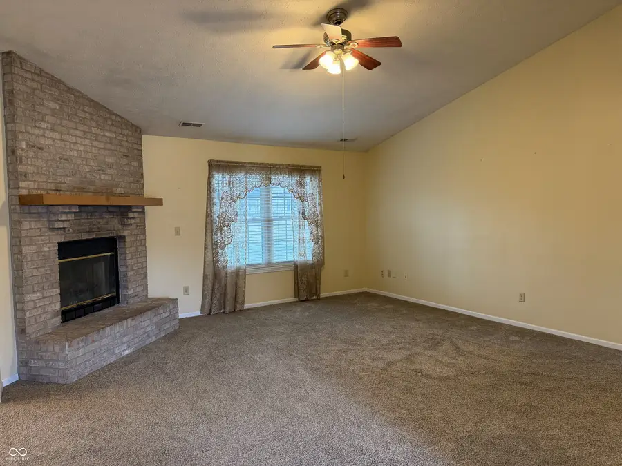 1049 Bumblebee Way, Greenfield, IN 46140 - Image #3