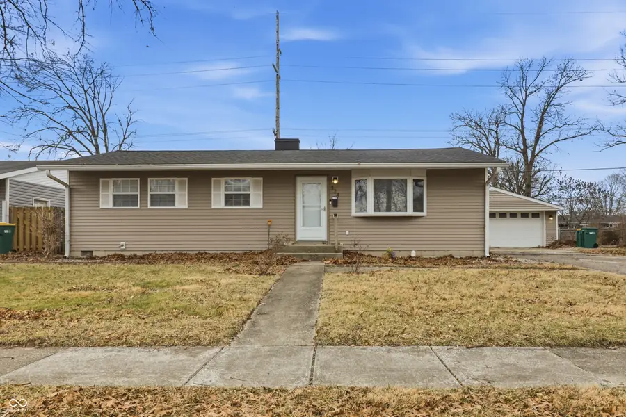 324 Holiday Drive, Plainfield, IN 46168 - Image #2