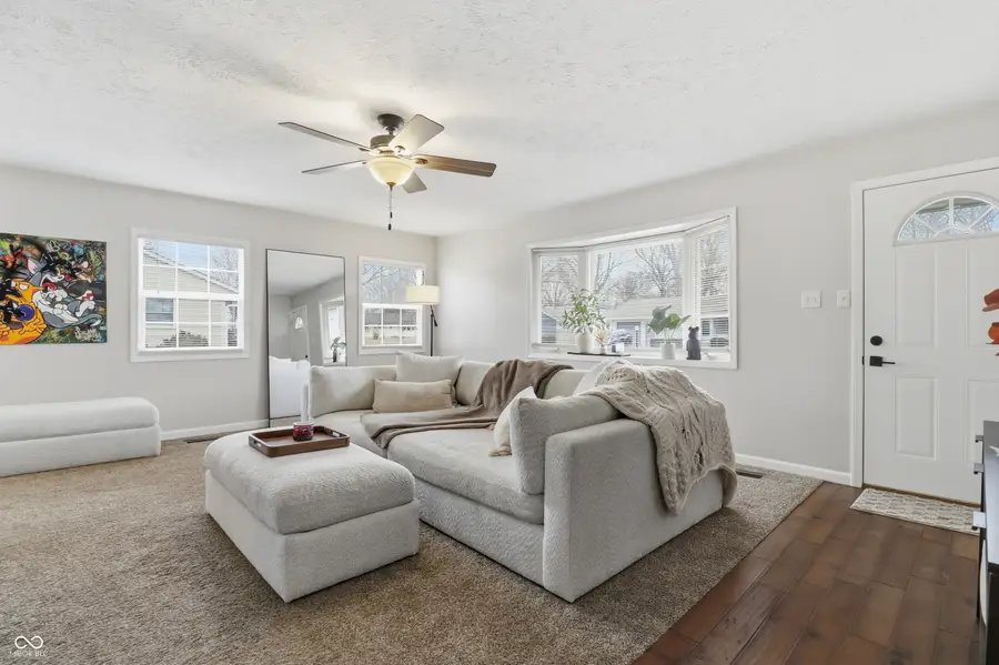 324 Holiday Drive, Plainfield, IN 46168 - Image #3