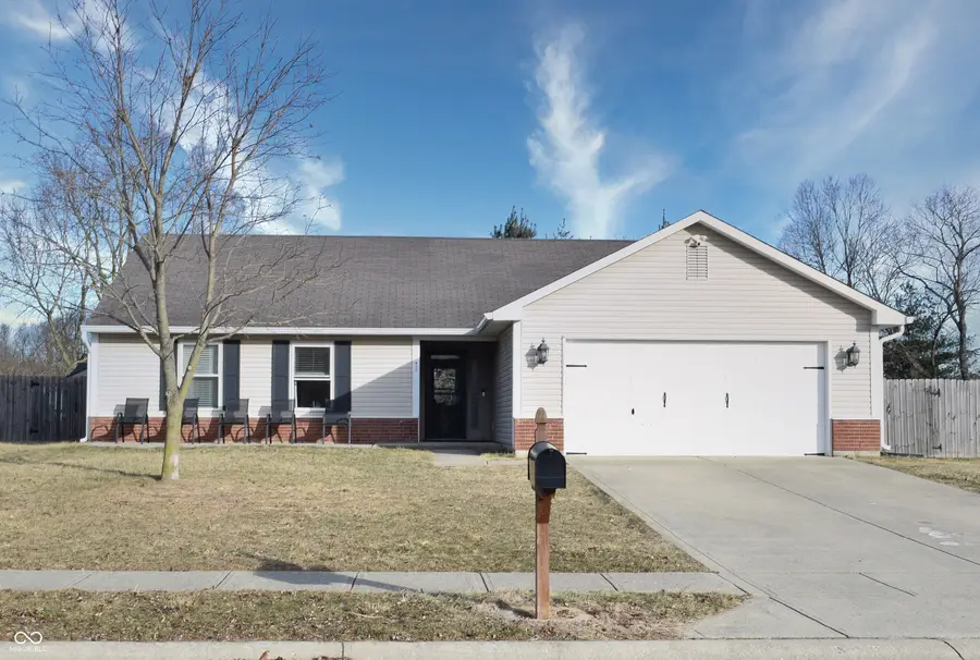 413 E New York Street, Fortville, IN 46040 - Image #2