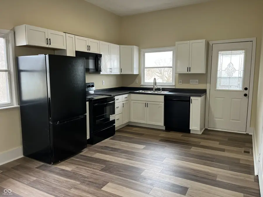 311 N Mill Street, Veedersburg, IN 47987 - #3