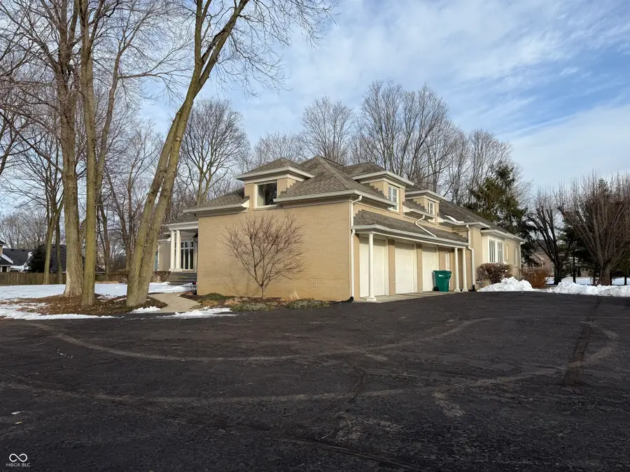 8660 Hunt Club Road, Zionsville, IN 46077 - #2