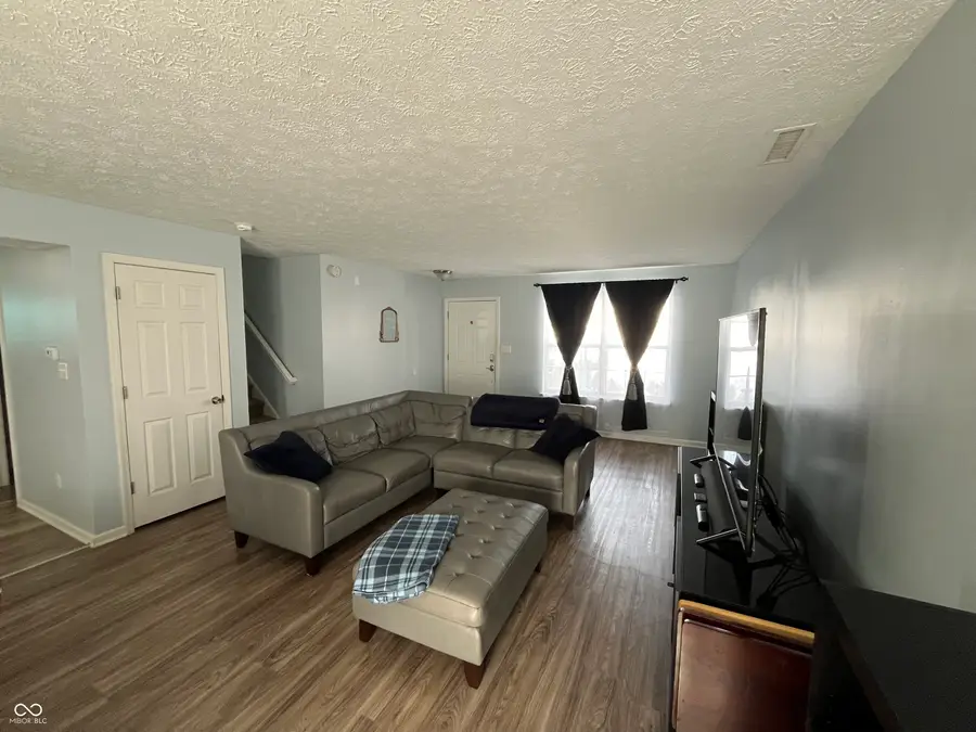 11125 Steelewater Court, Indianapolis, IN 46235 - Image #3