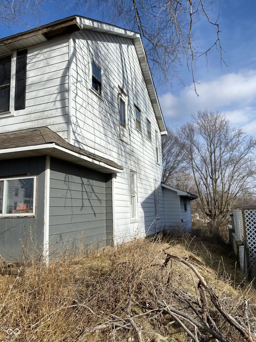 305 N Walnut Street, Alexandria, IN 46001 - #2