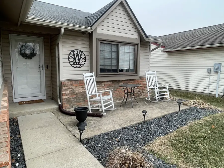 453 Ashby Drive, Greenfield, IN 46140 - Image #2