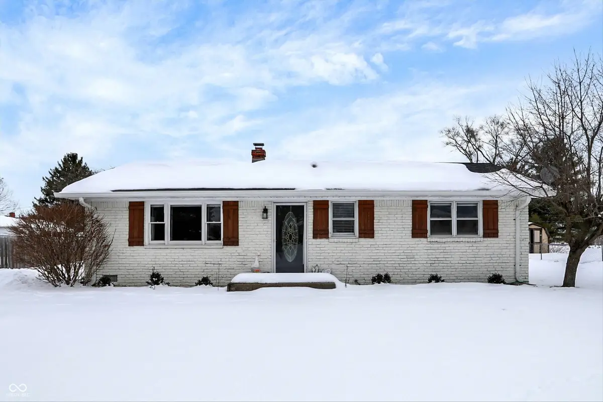 956 W 1085 N, Fountaintown, IN 46130 - #1