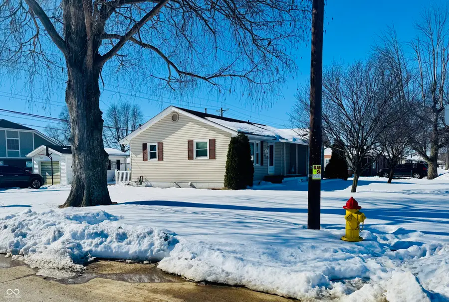 103 W Freeman Avenue, Seymour, IN 47274 - #2