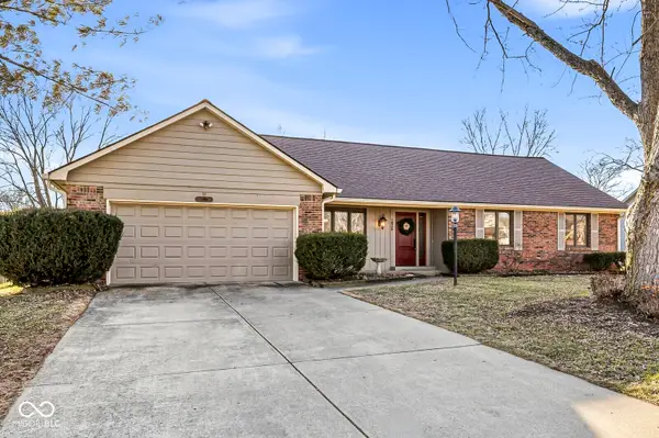 1635 Village Walk Drive, Zionsville, IN 46077