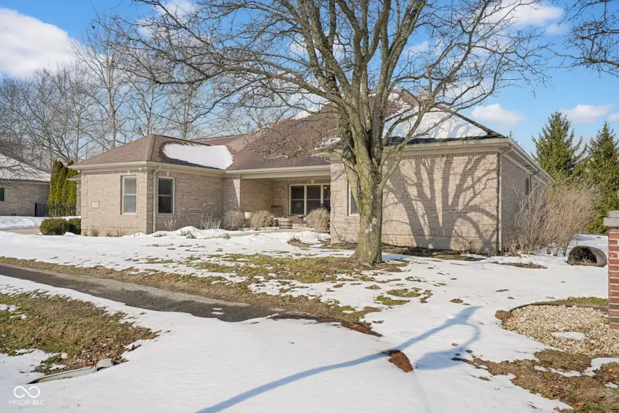 2202 Peartree Ct, Columbus, IN 47201 - #3