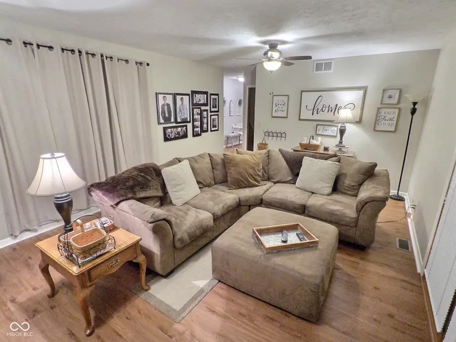 3642 Deerfield Place, Columbus, IN 47203 - #2