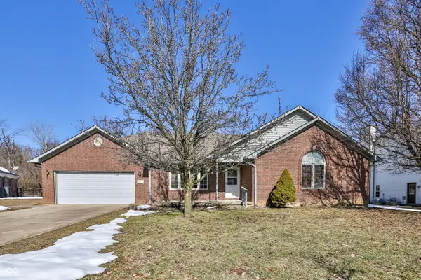 16 Northlake Drive, Trafalgar, IN 46181