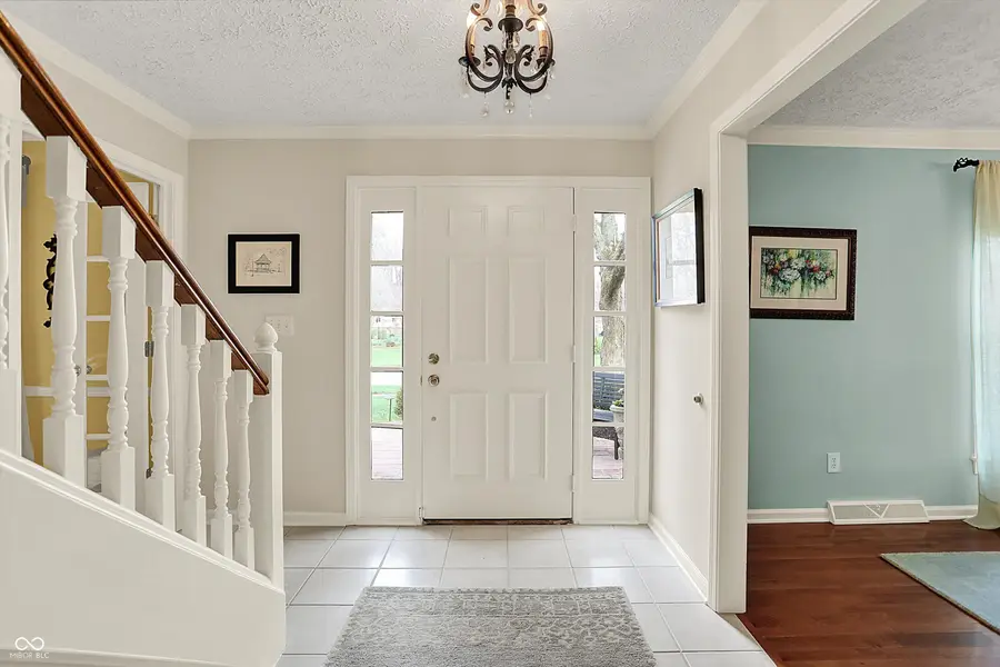 915 Williamsburg Lane, Zionsville, IN 46077 - #3