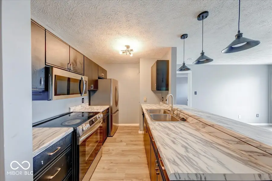 4351 Village Parkway Circle W #7, Indianapolis, IN 46254 - #2