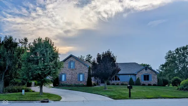 624 Hacienda Place, Greenwood, IN 46143