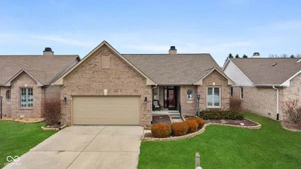 1638 Foxmere Way, Greenwood, IN 46142