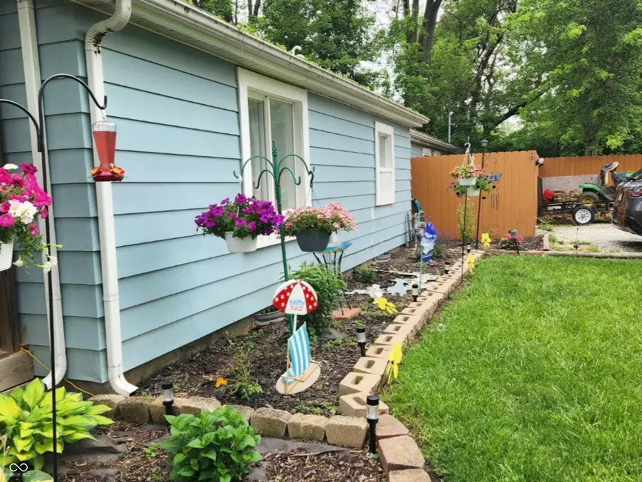 1582 W South Line Drive, Columbus, IN 47201 - #2