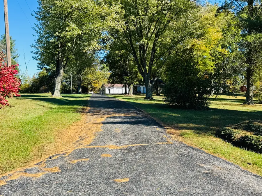 9421 S 200 W, Columbus, IN 47201 - #2