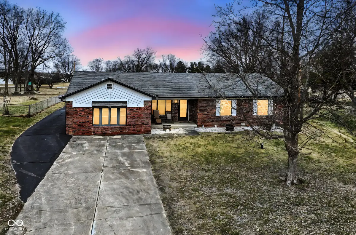 382 Pinedale Drive, Avon, IN 46123 - #1