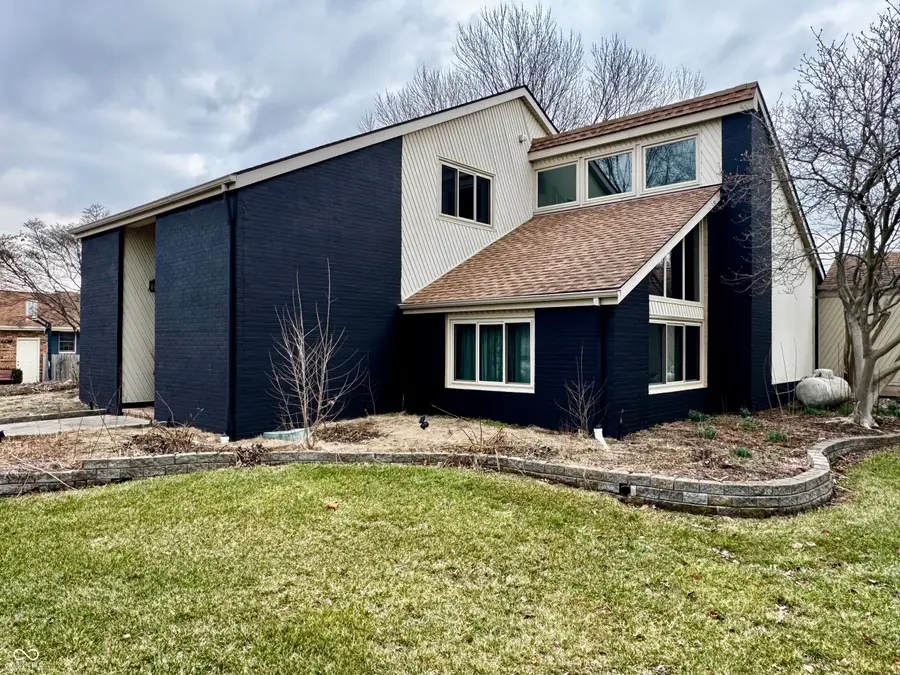 560 Sir Lancelot Drive, Seymour, IN 47274 - #2