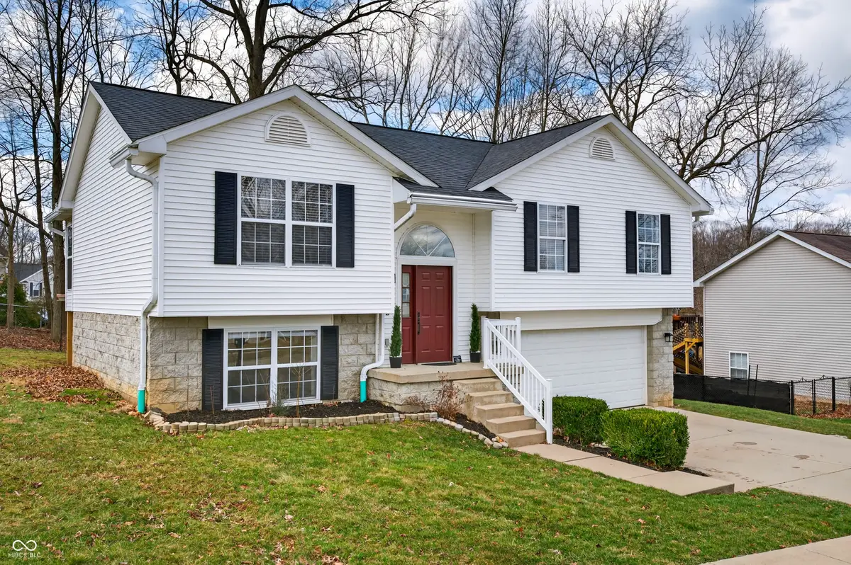 638 E Ironsides Drive, Ellettsville, IN 47429 - #1