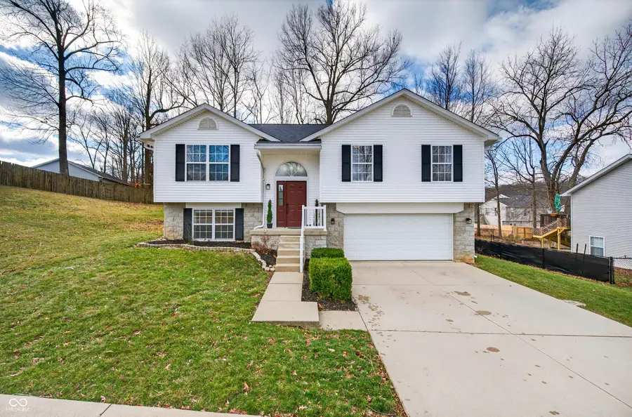 638 E Ironsides Drive, Ellettsville, IN 47429 - #3