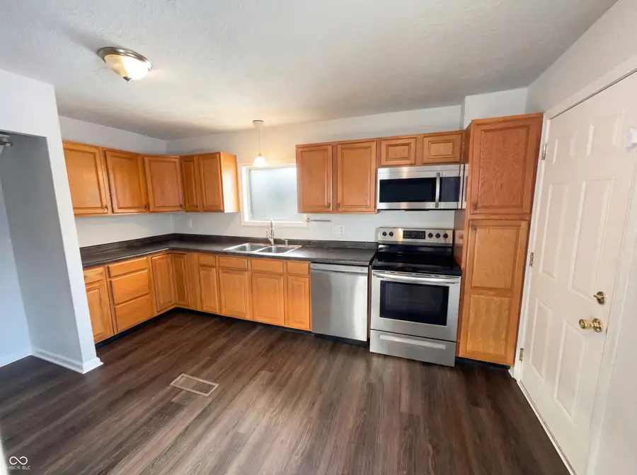 217 Crestwood Drive, New Whiteland, IN 46184 - #2