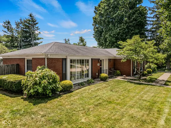 1511 Crescent Drive, Columbus, IN 47203