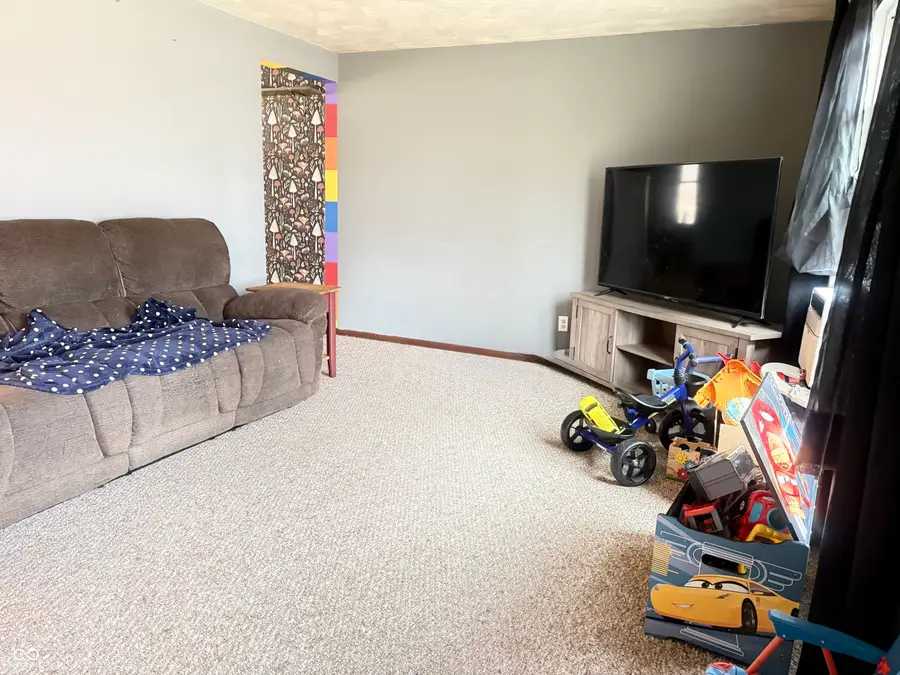 305 E Union Street, Waynetown, IN 47990 - #3