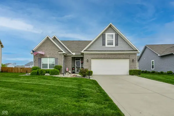 6432 W Waters Edge Court, Greenfield, IN 46140
