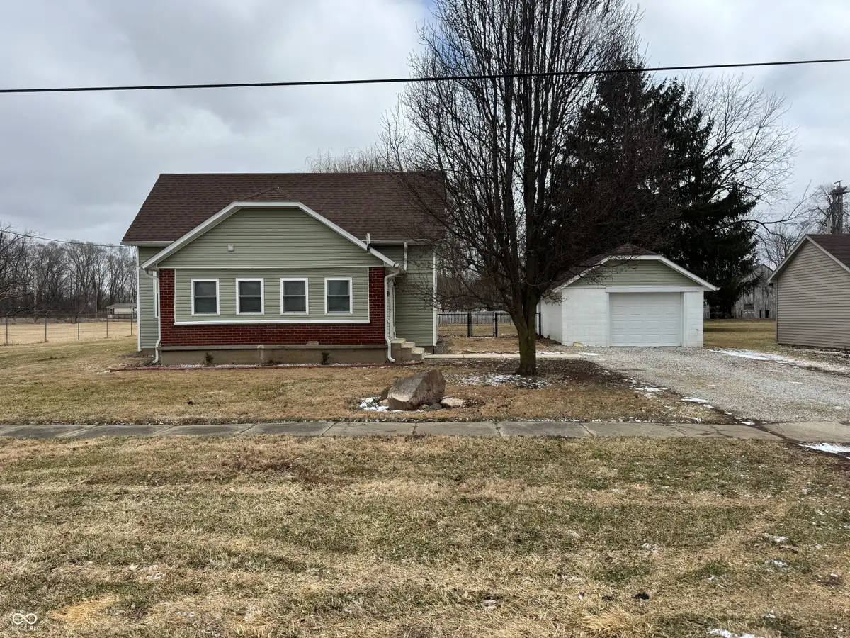 305 N Market Street, Waynetown, IN 47990 - #1