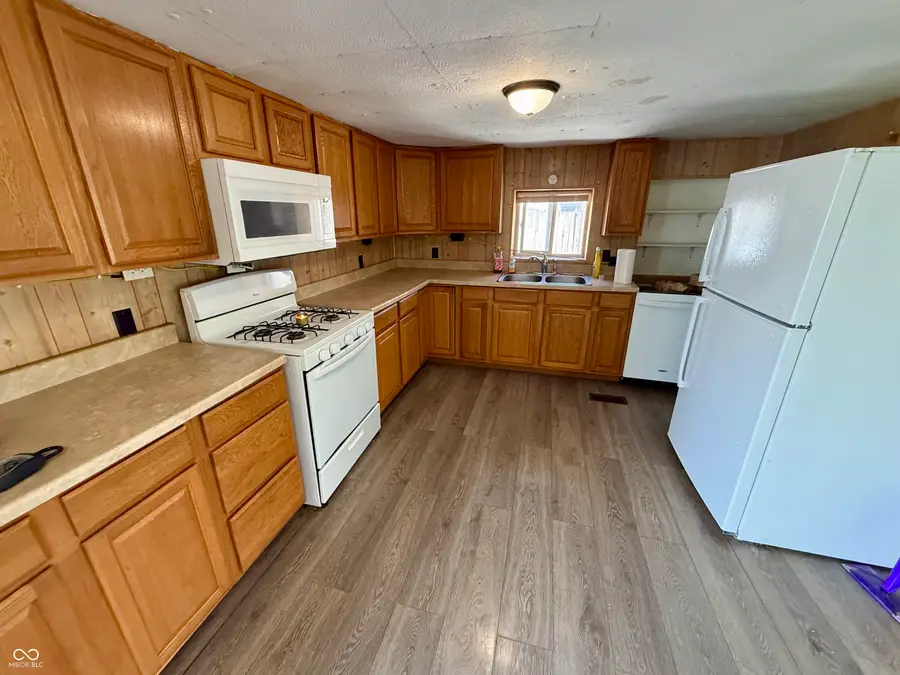 208 W North Street, Kempton, IN 46049 - #2