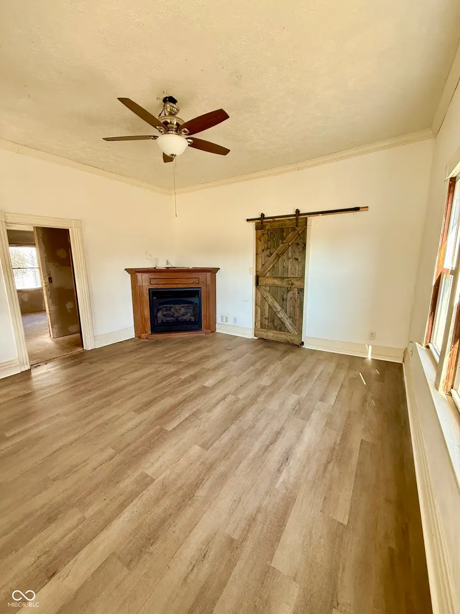 402 W Monroe Street, Alexandria, IN 46001 - #3