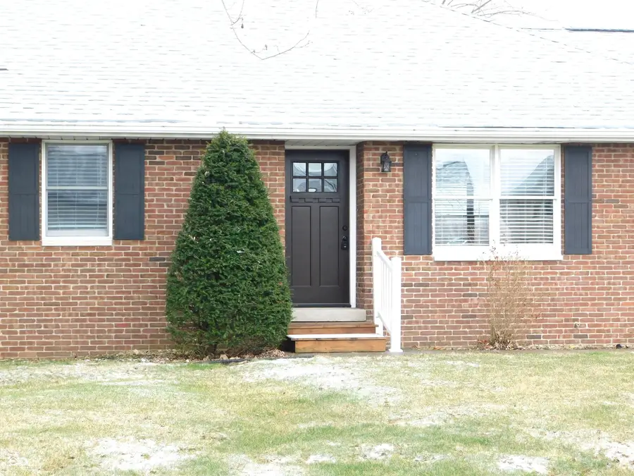 1123 E Tara Road, Greensburg, IN 47240 - #2