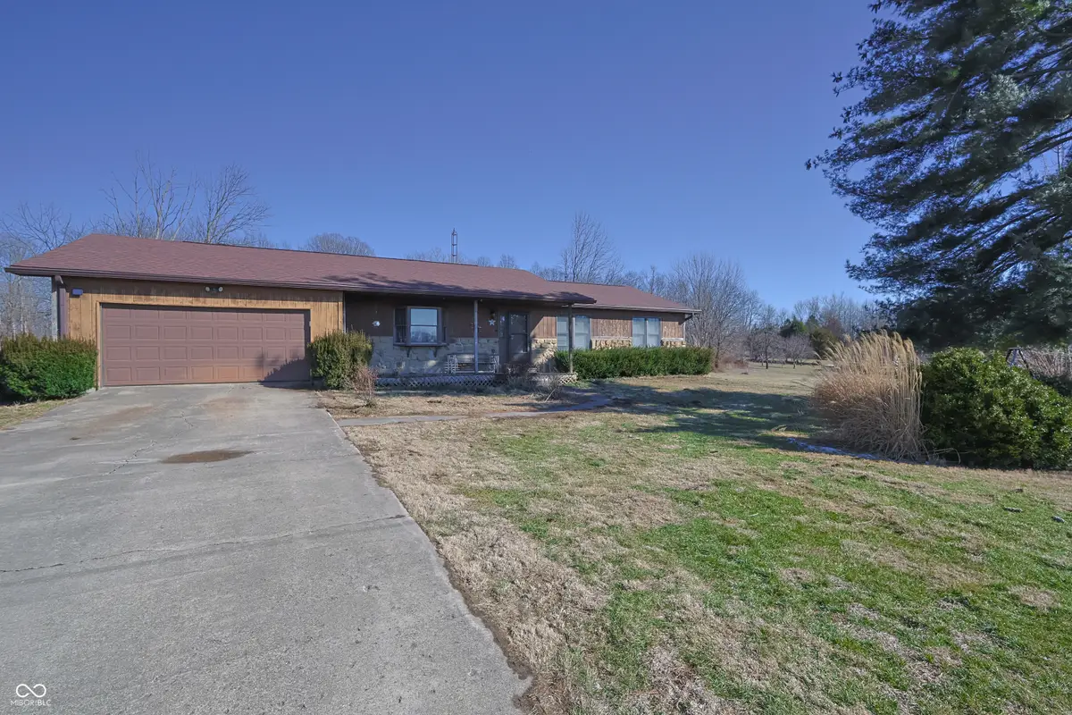 5211 S 450 E, Columbus, IN 47203 - #1