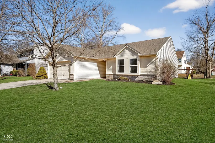 613 Woodfield Circle, Avon, IN 46123 - #2