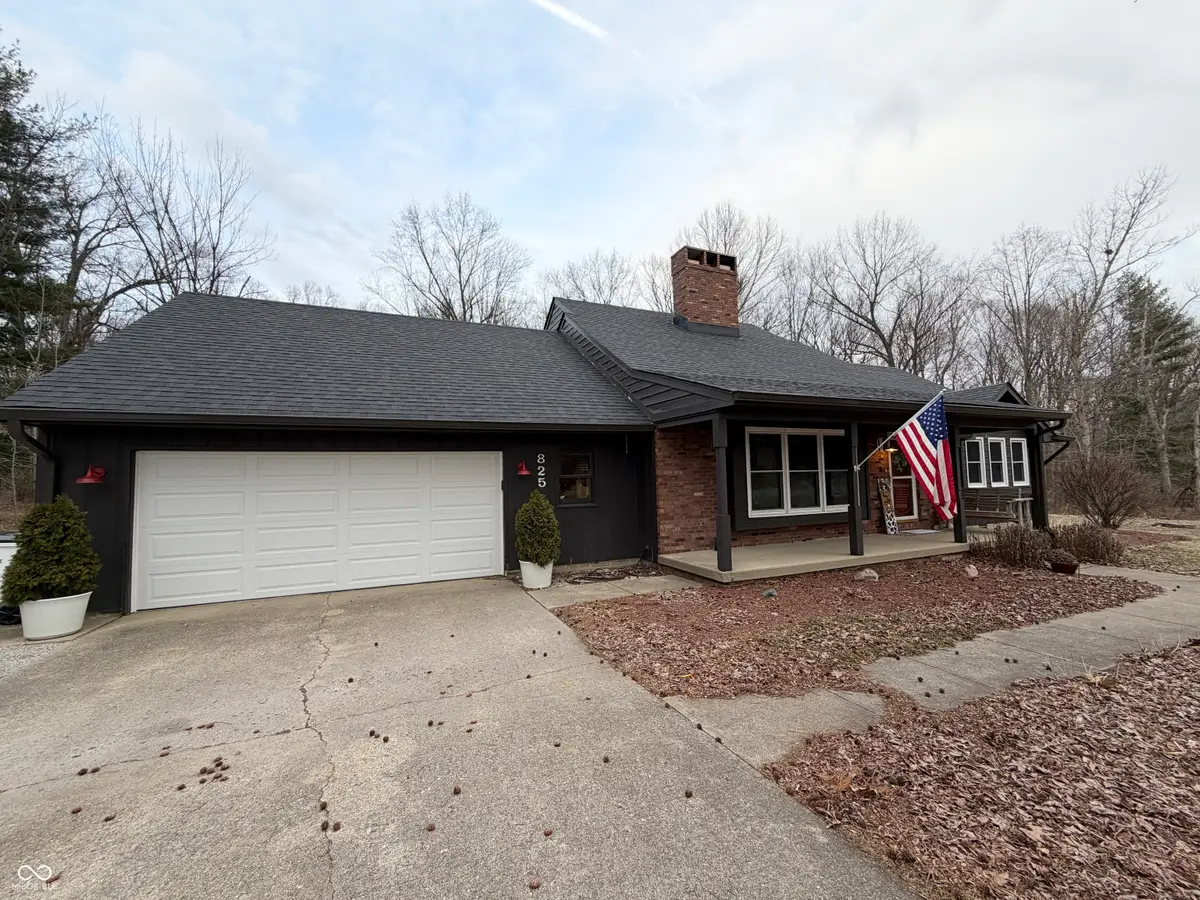 825 W Krislynn Woods Avenue, West Terre Haute, IN 47885 - #1