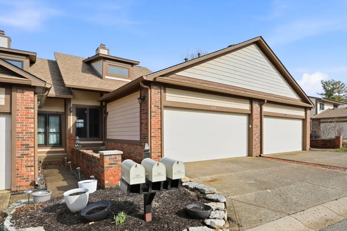 656 Cielo Vista Drive, Greenwood, IN 46143 - #1