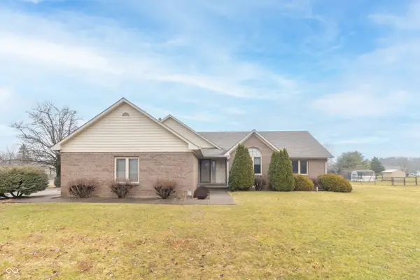 385 N Summerfield Drive, Greenfield, IN 46140