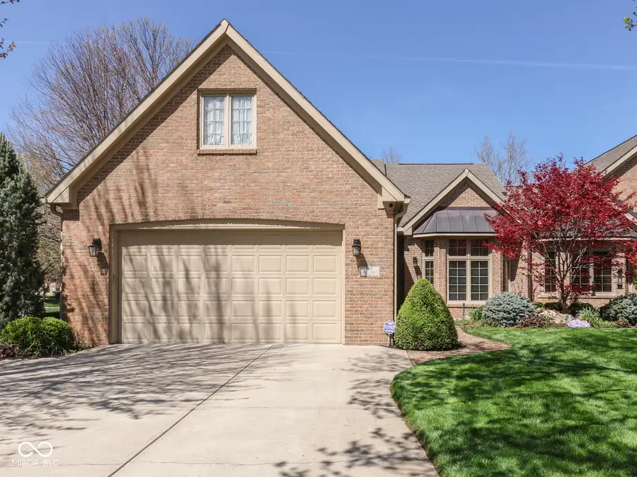 1752 Pathway Drive N, Greenwood, IN 46143 - #2