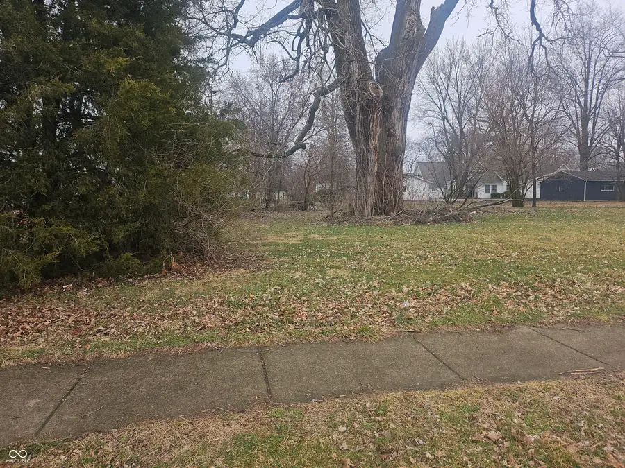 210 Douglas Street, Greenfield, IN 46140 - #3