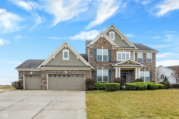 1266 Colinbrook Circle, Greenwood, IN 46143