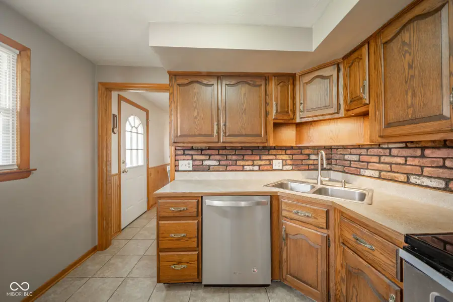 228 E 600 N, Alexandria, IN 46001 - #3